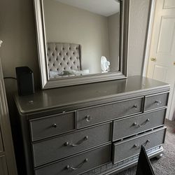 Dresser & Mirror 