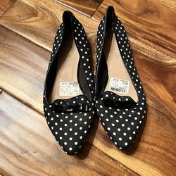 Women’s black polka dot restricted brand flats. Size 8.5