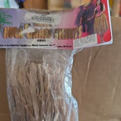 Grass Hula Skits - 48 Pieces