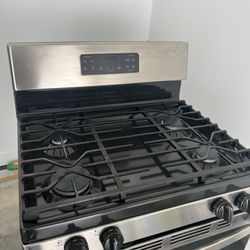 Barely Used GE Stove