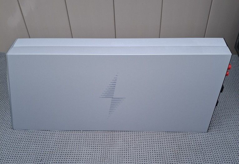 1800W Vertical Subwoofer Amplifier
