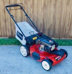 Toro Self Propelled Lawn Mower With Bag