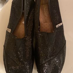 Black TOMS Shoes For Women Size W9 Very Comfy Cozy And Perfect For Long Walks
