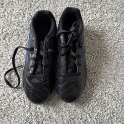 Kids Adidas Soccer Cleats size 13 1/2
