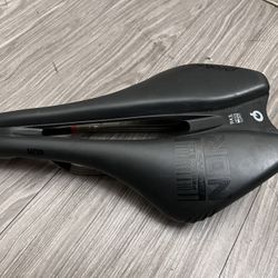 Saddle road bike