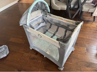 Baby play pin portable