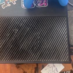 Selling Xbox One And Blue Wireless Controller