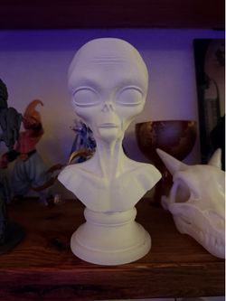 Alien Head Bust