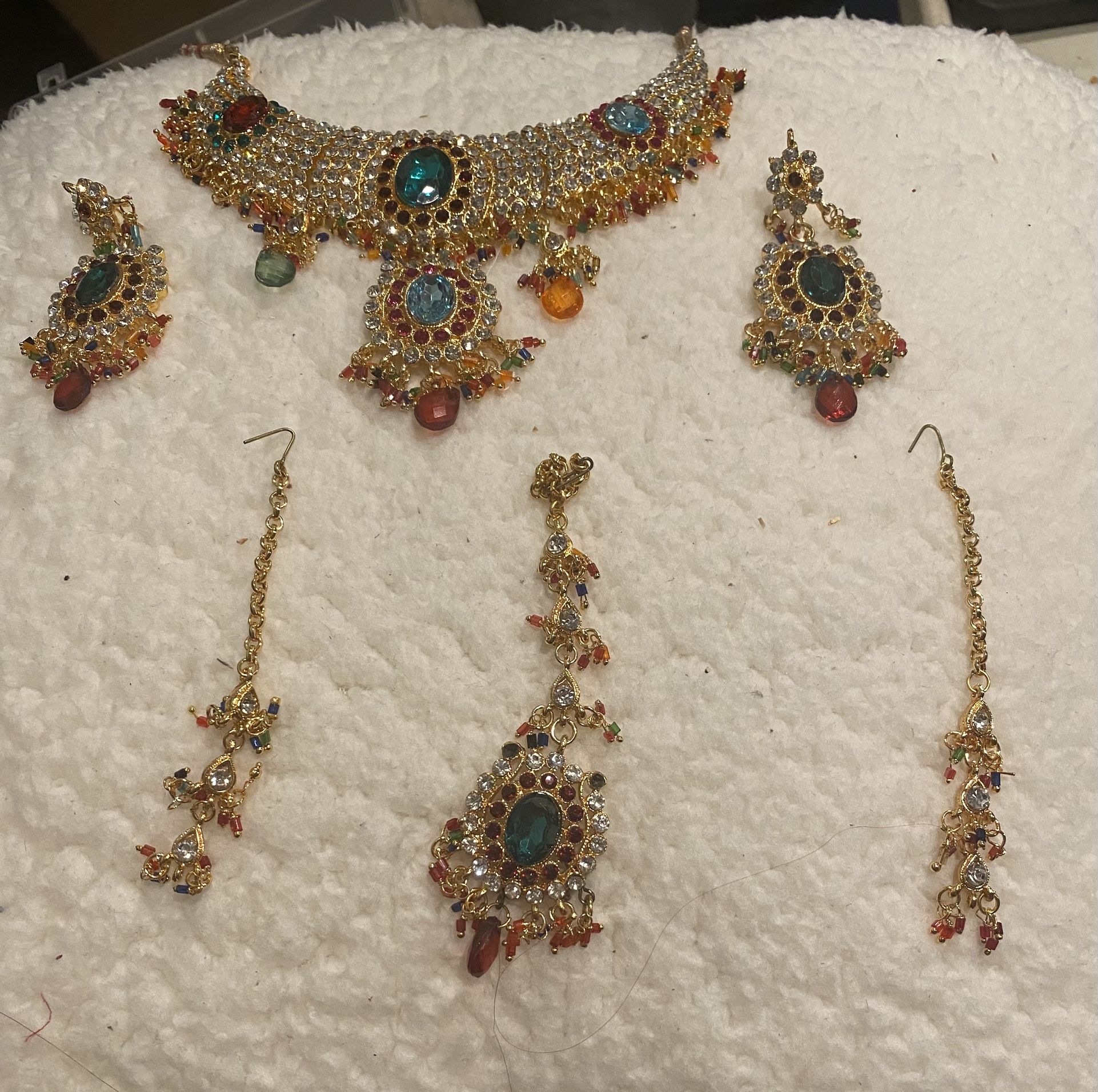 Juego De Collar Y Aretes  Viene Con Un Colgante Para La Frente