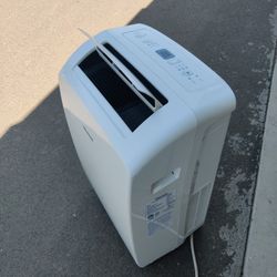 Portable AC unit Hisense 8000 btu AP0822CW1W