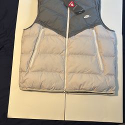 Nike Puffer Vest