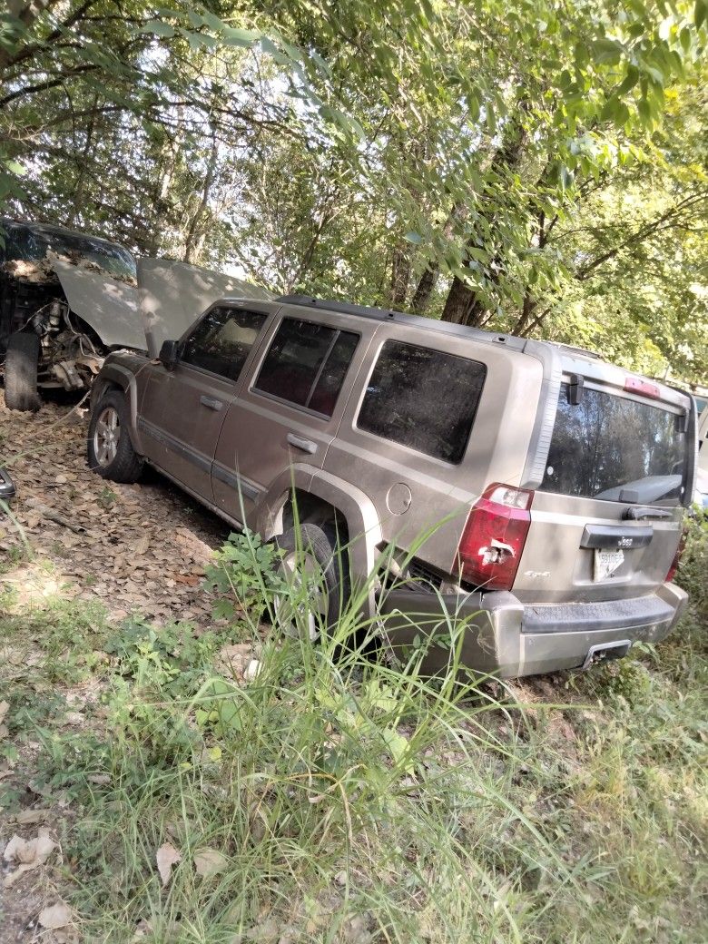 Jeep Commander Parts