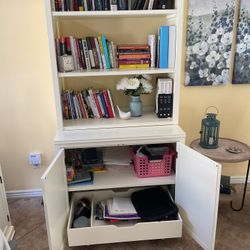 Shelves/Cabinet