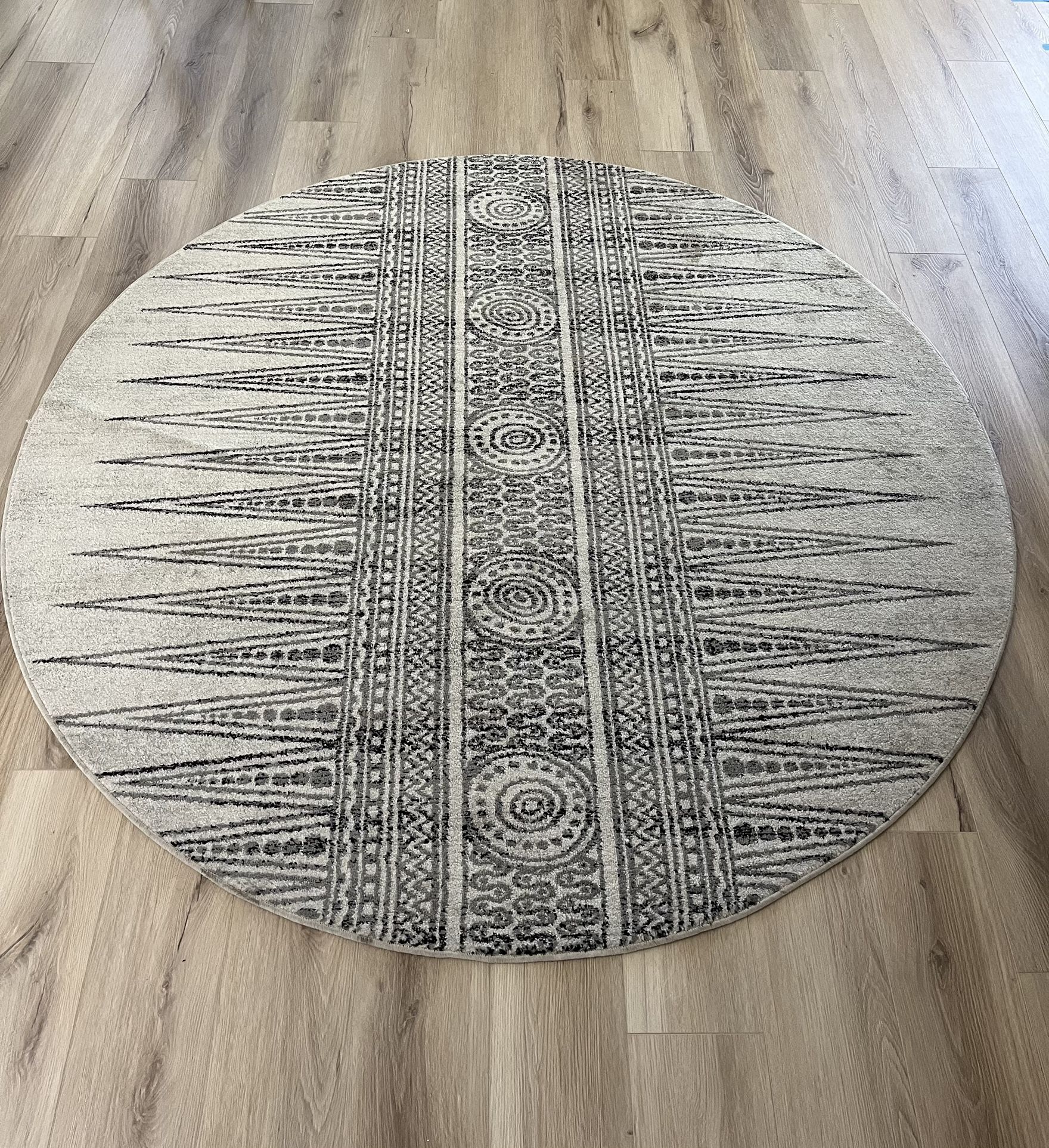 Round Rug for Sale in Scottsdale, AZ - OfferUp