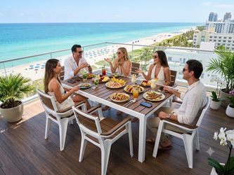 Heavy-Duty Resina Chairs - Sillas  Resistentes