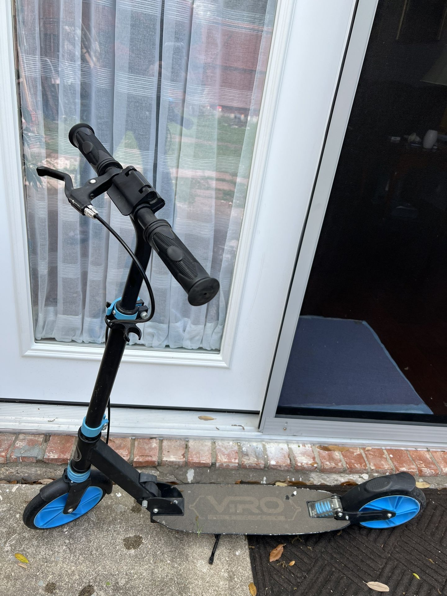 Viro Rides Sport Runner Folding Kick Scooter Black/Blue