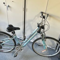 Rarely Used Ladies / Girls cycle For Sale