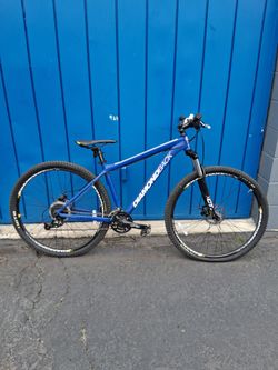 DIAMONDBACK.   BIKE