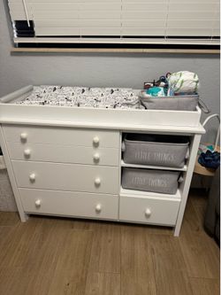 Changing station with dresser