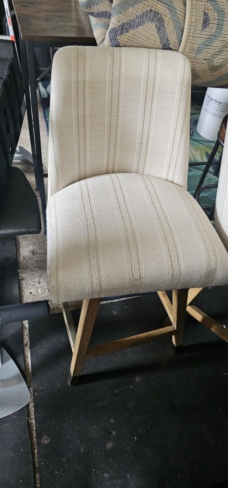 3 Bar Stools