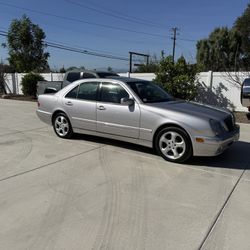 Mercedes E320