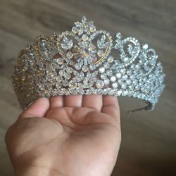 Quince Crown 