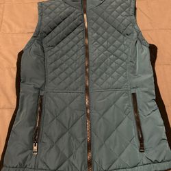 New Andrew Marc Vest Women’s Medium 