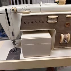Singer Sewing machine With pedal