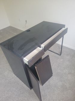 IKEA MICKE desk