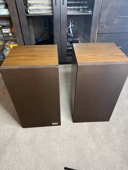 Vintage KLH Model 363 3-Way Acoustic Suspension Speakers – Pair – Tested Working