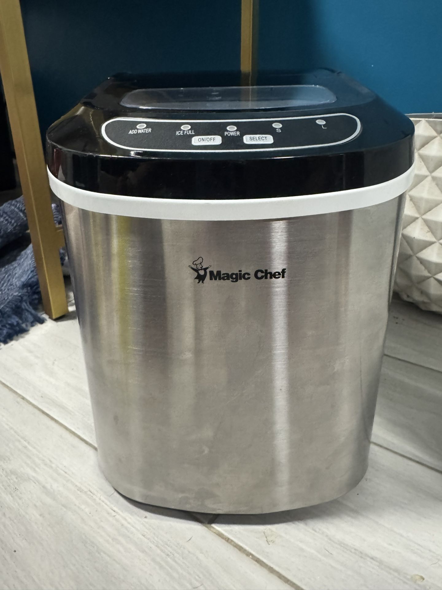 Magic Chef Ice Maker