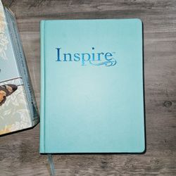 Inspire Creative Art Journaling NLT Bible