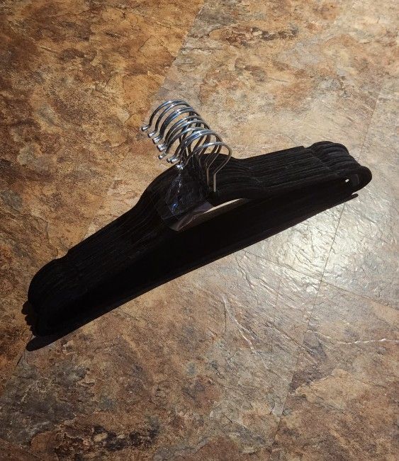 Velvet Hangers- 10 Pack