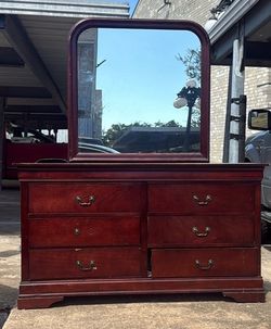 Dresser