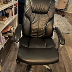 Amazon Basics Executive High Back Office Desk Chair, Adjustable Height, Tilt, Swivel, one Size, Black/Silver