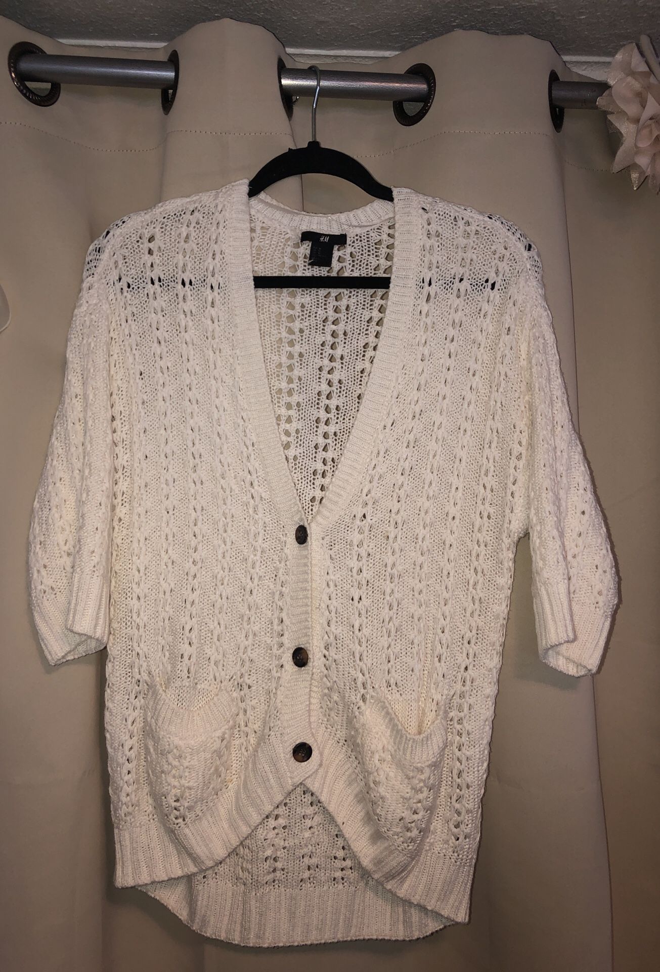 Medium knit cardigan