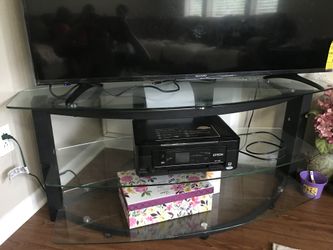 Tv stand (tv not included)