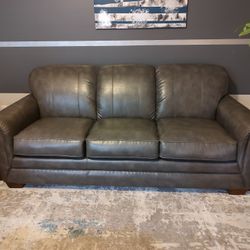 Lay-Z-Boy Gray Leather Couch 
