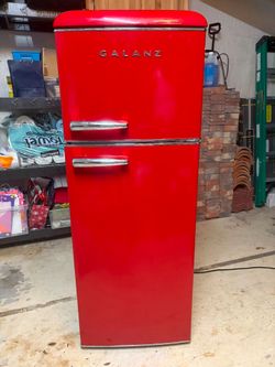 Galanz Retro Red Refrigerator – 7.6 Cu. Ft.