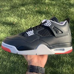 Air Jordan 4 Bred