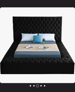 King size bed with storage all around