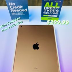 iPad (8th Generation) 32gb Gold WiFi -With OEM Packaging- **MINT CONDITION**