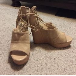 Vince Camuto Lace up wedges
