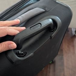 Free Damaged Suitcase 