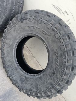 tire size 33x9.50R15LT