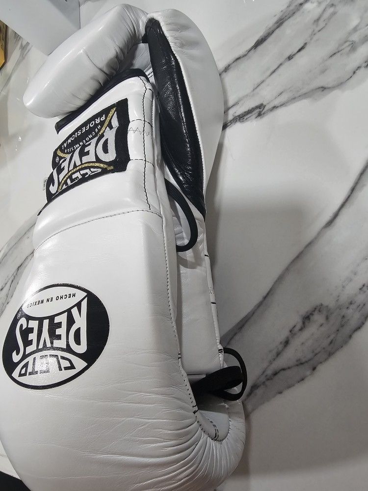 Genuine Cleto Reyes 18oz