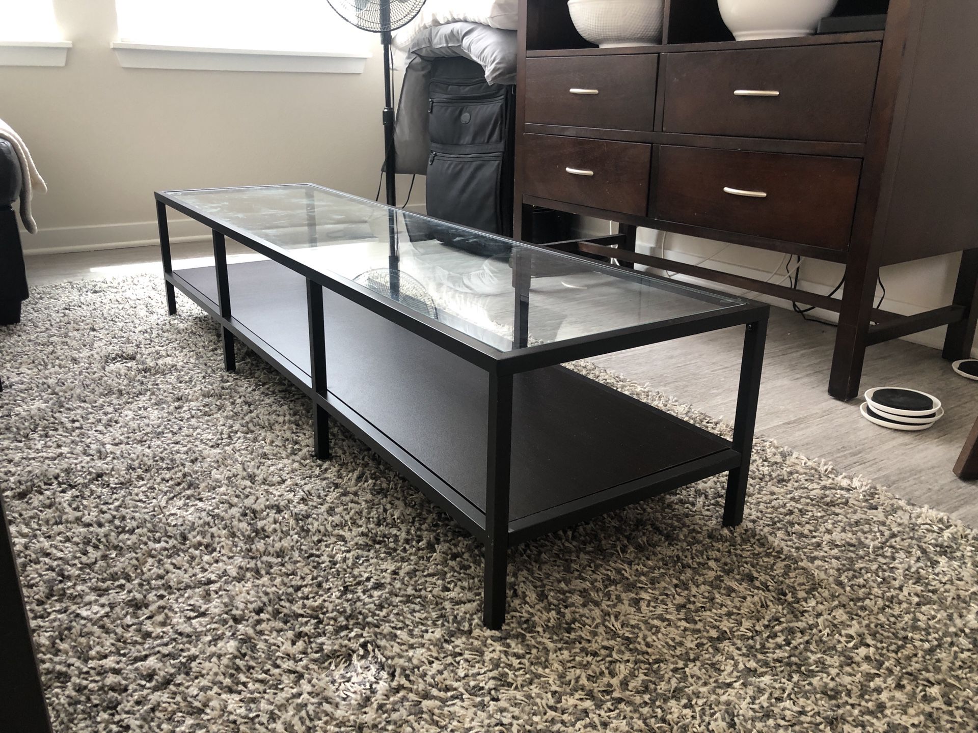 PENDING P/UP 6/5-TV Stand