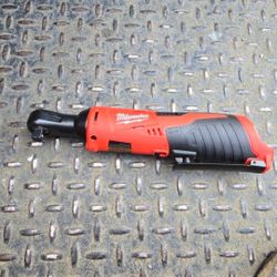 Milwaukee M12 12V Lithium-lon

Cordless 3/8 in. Ratchet (Tool-Only)