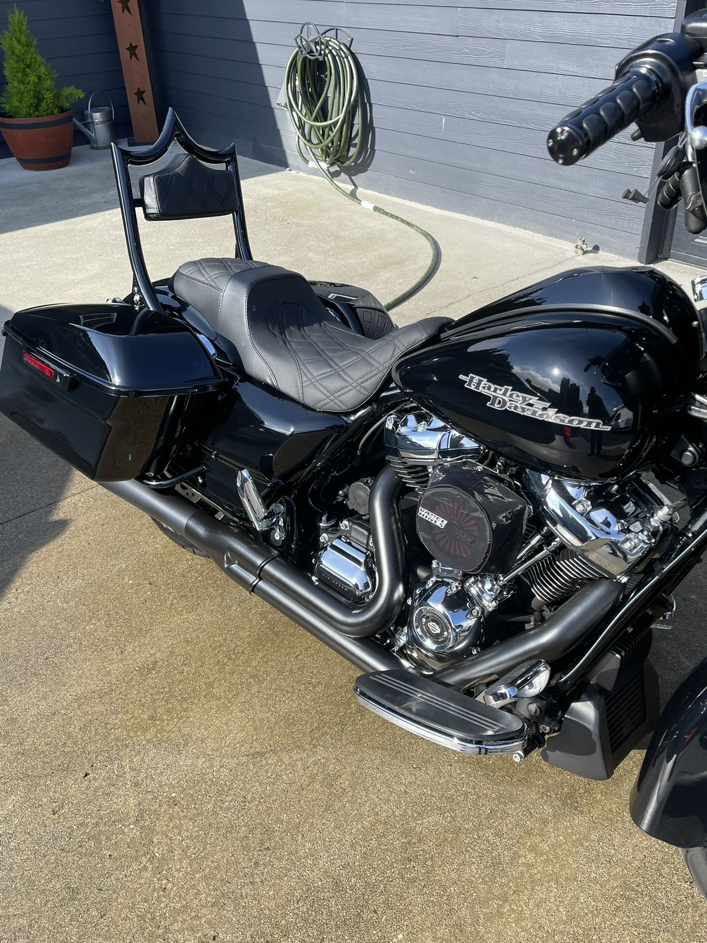 Harley Davidson 2018 FLHX M8 107