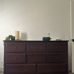 Dresser 8 Drawer 